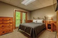 Porchside Pines - Villas