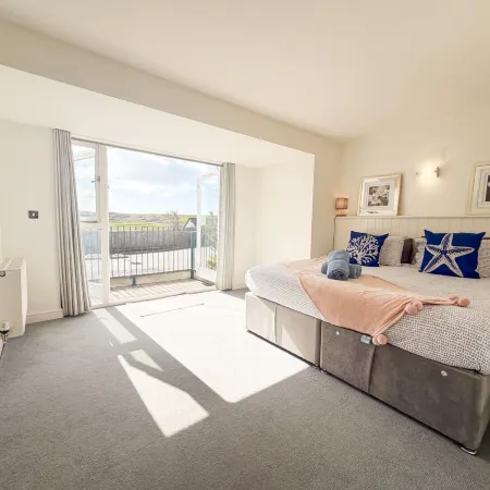 Coastal House - 3 Bedroom Holiday Home - Penally