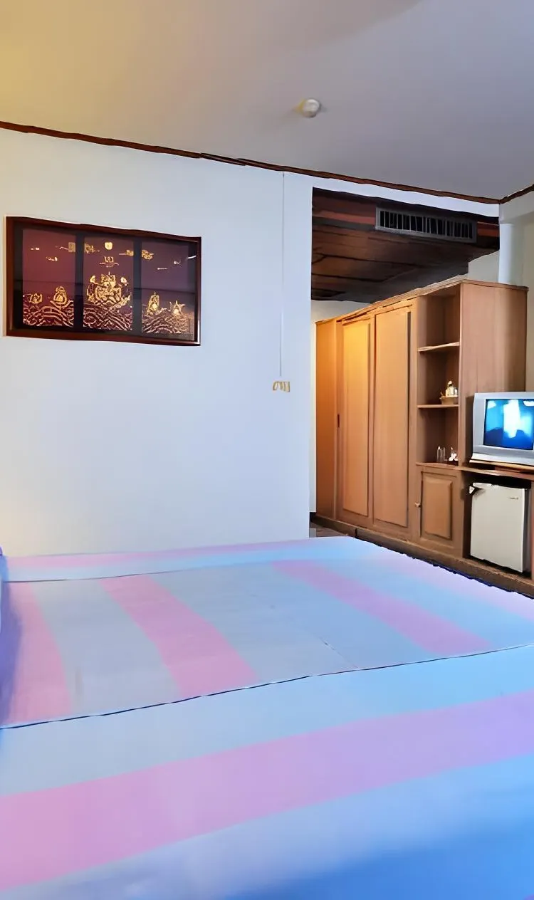 ห้องดีลักซ์ เตียงใหญ่ 1 เตียง