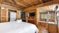 Isaiah's Cabin by Avantstay Private Hot Tub + Fire Pit + Mountain Views Near Smokies + Townsend - 民宿
