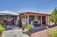 Outdoor Sanctuary + Gym! Retreat 4 Mi to Reid Park - Homestays