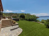 Open Your Door On The Beach! - Private Beach Home Hotels in Distos