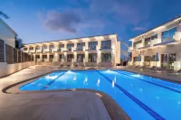 Karras Grande Resort - Swimmingpools