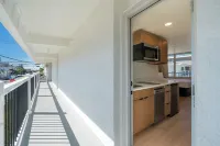 Ocean's Edge Luxury Rentals - Apartments