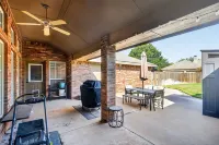 Roaring Fireplace Family Basecamp Midland Tx 4 Bedroom Home - balcony