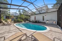 Playin Hooky 4 Bedroom Home by RedAwning - piscina