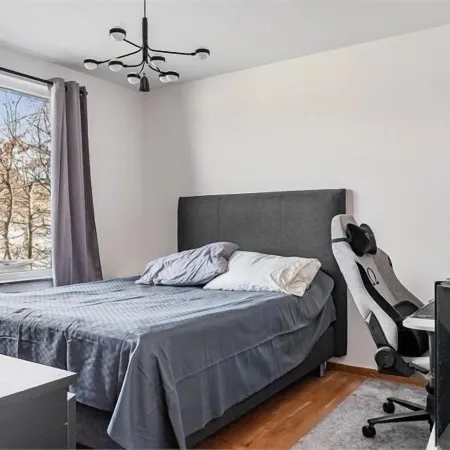 5-Bed-Rooms House with Jacuzzi, Free Parking, and 2 Toilets-Bath in Malmö