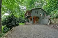 Quiet Family Cabin in Balsam: Hike, Ski, Explore - 2-Star