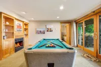Woodsy Waterfront Retreat on Gorgeous Balsam Lake - 4-Star