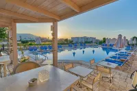 Golden Bay Apartments-Garden Haven - Ocean View