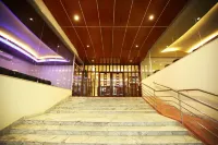 Royal Beach Resort - parkir