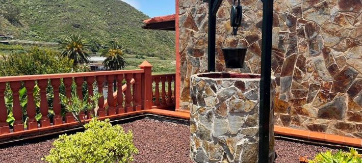 Rural house in a valley with sea views and swimming pool. Hotels in Anaga