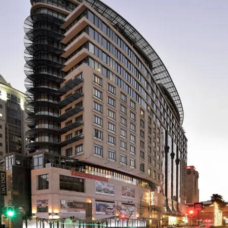 Davinci Hotel on Nelson Mandela Square