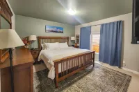 Girdwood Lodge w/ Sauna, Near Alyeska Resort - Bungalows