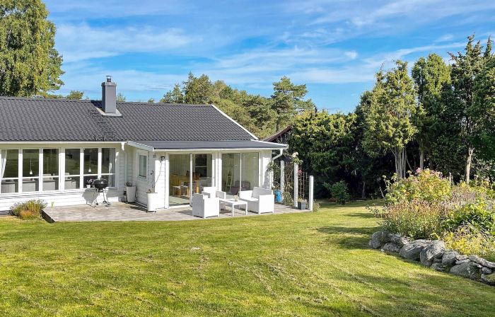 5 person holiday home in Nösund