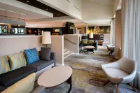Courtyard Norwalk - 3-Star