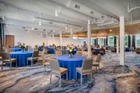 Fairfield Inn & Suites Madison Historic Eagle Cotton Mill - parking