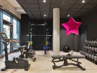 Moxy Hamburg Altona Hotels near Kampfkatzen