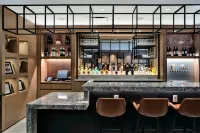 Delta Hotels by Marriott Kamloops - bar