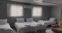 Heavenly Treats 111 self catering apartment - مطابخ