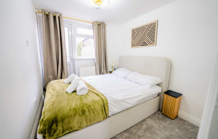 Stylish 1 BR Apartment Near Heathrow