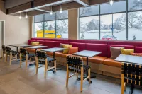 Tru by Hilton Elkhart - موقف سيارات