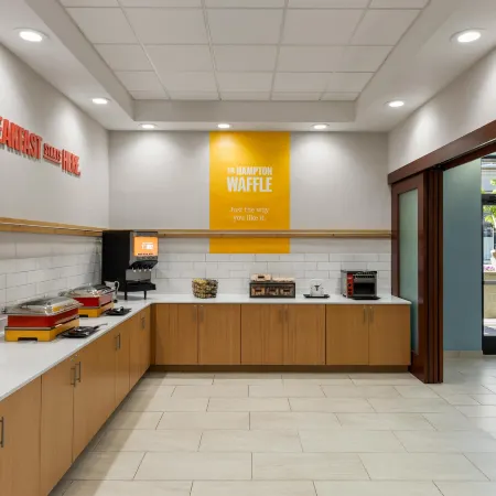 Hampton Inn & Suites Bremerton