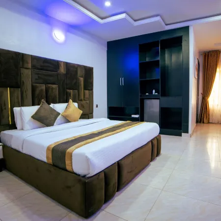 247 Luxury Hotel & Apartment Ajah