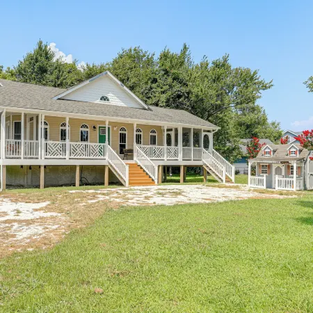 3 Mi to Assateague Beach! Home w/ Furnished Deck
