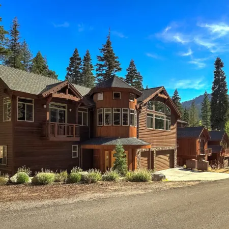 Heavenly Mountain Chalet - Skiing, Pets, Hot Tub