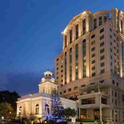 Grand City Hall Hotel Exterior