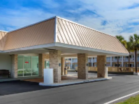 Quality Inn & Suites Hotels in Georgetown County