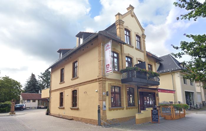 Port Inn Hotel