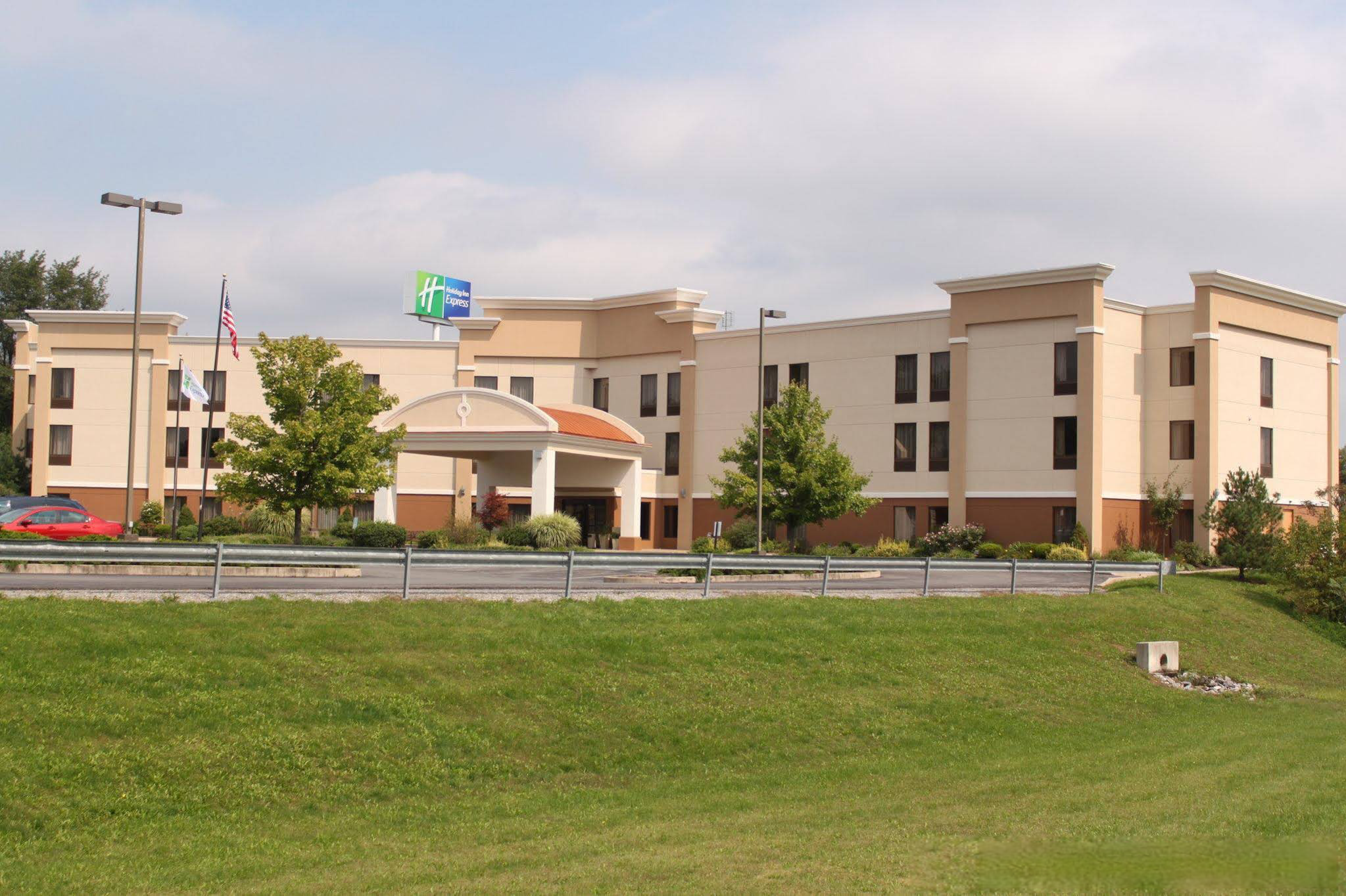 Holiday Inn Express Lewisburg - New Columbia, an Ihg Hotel