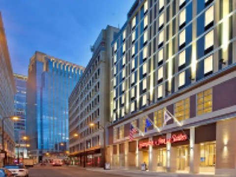 Hampton Inn & Suites Minneapolis/Downtown Hotels in Minneapolis