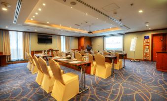 Golden Tulip Al Barsha