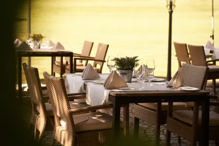 Gästehaus am Wasserschloss & Restaurant Wasserschloss Inzlingen Отели в г. Гренцах-Вилен