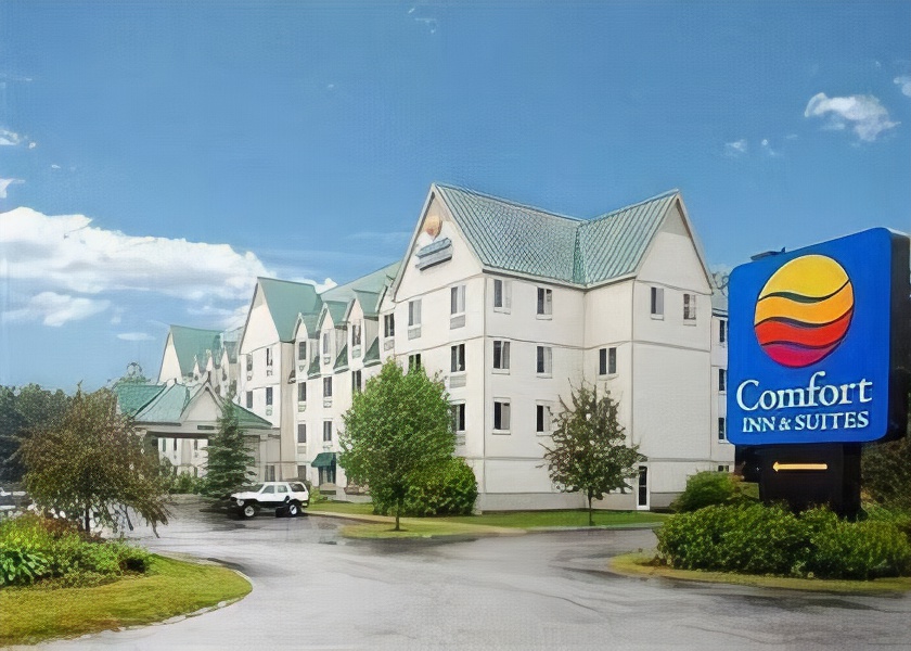 Holiday Inn Express & Suites - Lincoln East - White Mountains, an Ihg Hotel