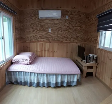 Jinan Jisangnagwon Pension Отели в г. Чинан