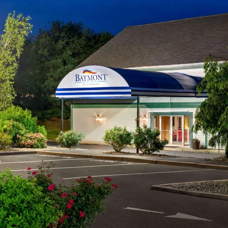 Baymont by Wyndham North Dartmouth / Fall River