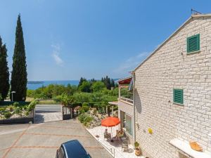 Sunny House Free Parking - Studio for 2 Persons with Terrace and Sea View