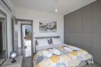 Villa Prol23, New and Modern 2Bdr Protaras Villa with Pool, Close to the Beach