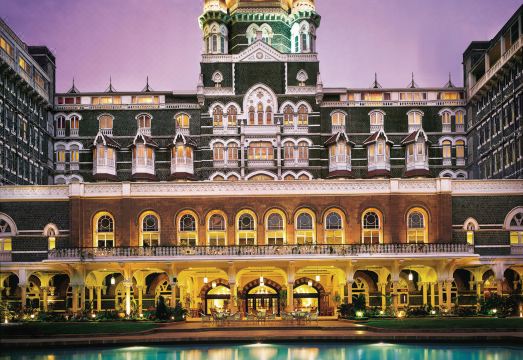 더 타지마할 타워 뭄바이의 웅장한 외관과 게이트웨이 오브 인디아 전망