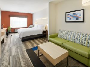 Holiday Inn Express & Suites Salem