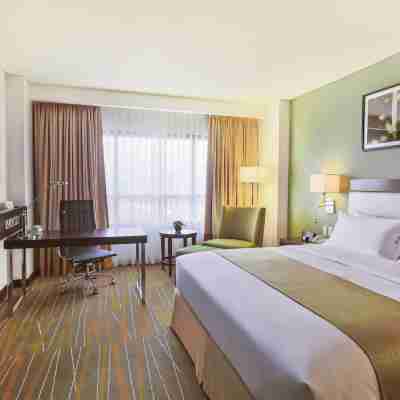 Holiday Inn & Suites Makati, an IHG Hotel Rooms