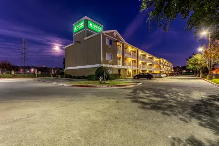 HomeTowne Studios Dallas - Mesquite Отели в г. Мескит