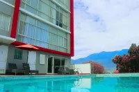 Hotel Santika Palu - piscina