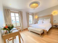 Petit Monlot - Saint-Emilion Hotels in Sainte-Colombe
