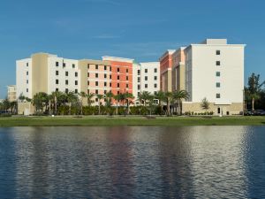 Hampton Inn & Suites Cape Canaveral Cruise Port