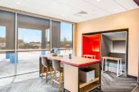 Tru by Hilton Midland